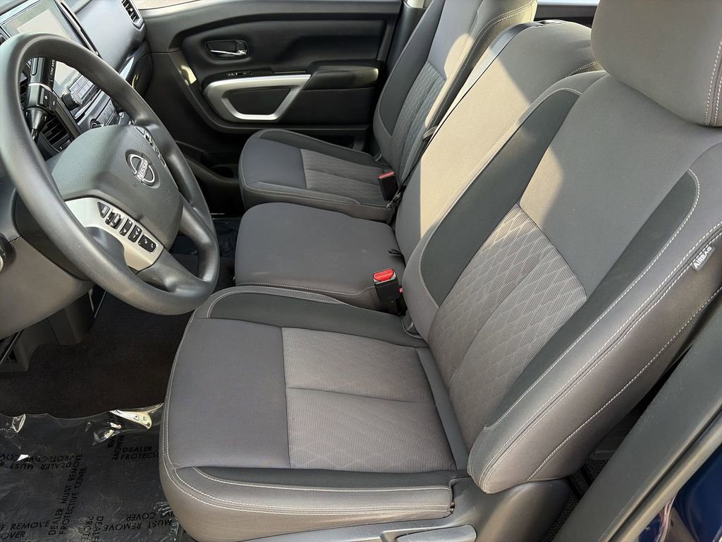 Used 2023 Nissan Titan SV AWD/4WD image 7
