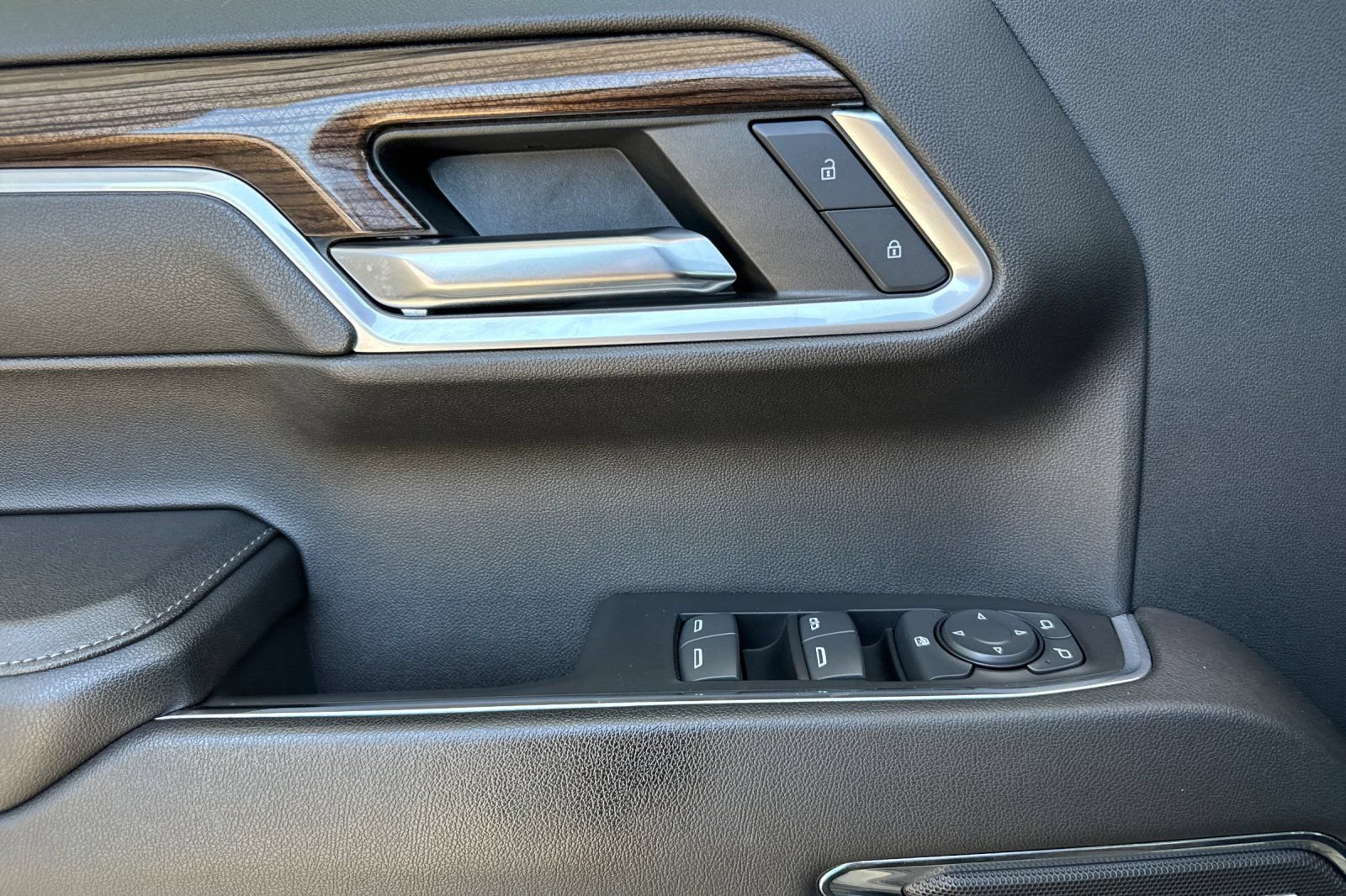 Used 2023 Chevrolet Silverado 1500 RST AWD/4WD image 10