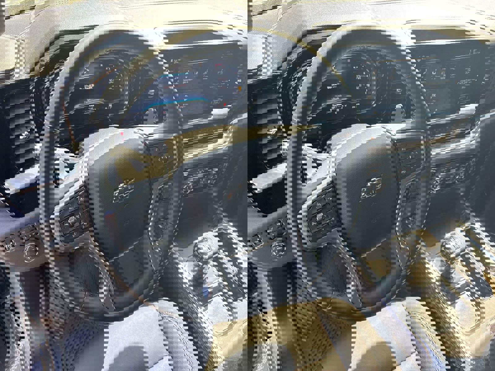 Used 2025 Chevrolet Silverado 1500 LT Trail Boss w/ LT Trail Boss Premium Package image 18