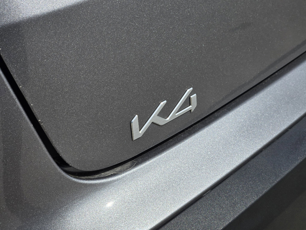 Used 2025 Kia K4 EX image 16