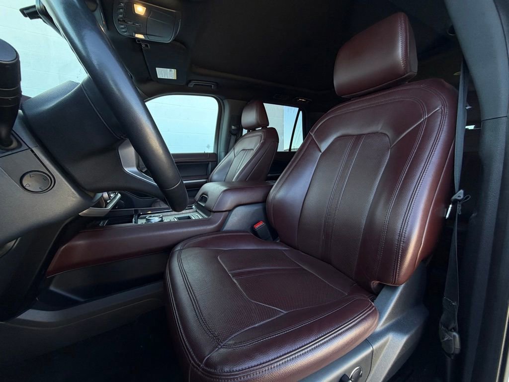 Used 2023 Ford Expedition Limited image 4
