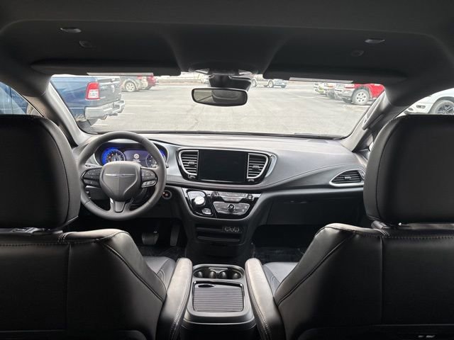 Used 2024 Chrysler Pacifica Touring-L w/ S Appearance Package image 34