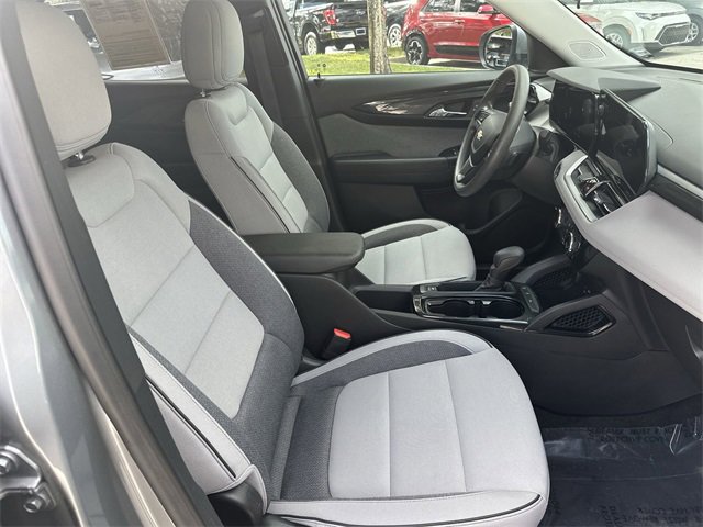 Used 2024 Chevrolet TrailBlazer LT w/ Driver Confidence Package image 28