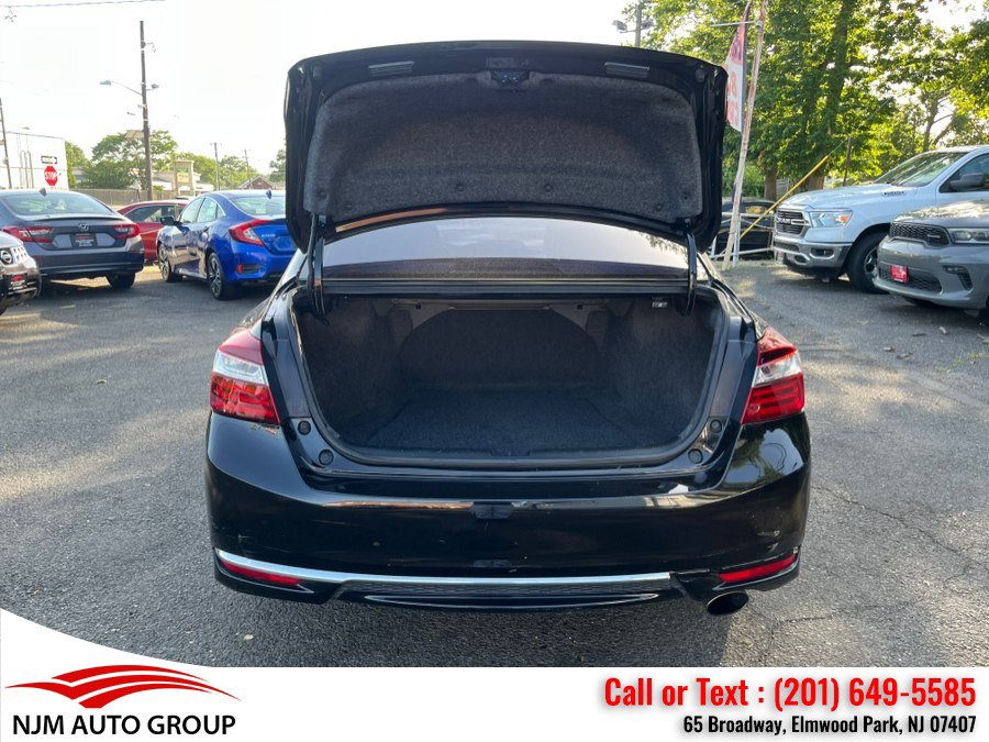 Used 2017 Honda Accord LX image 10