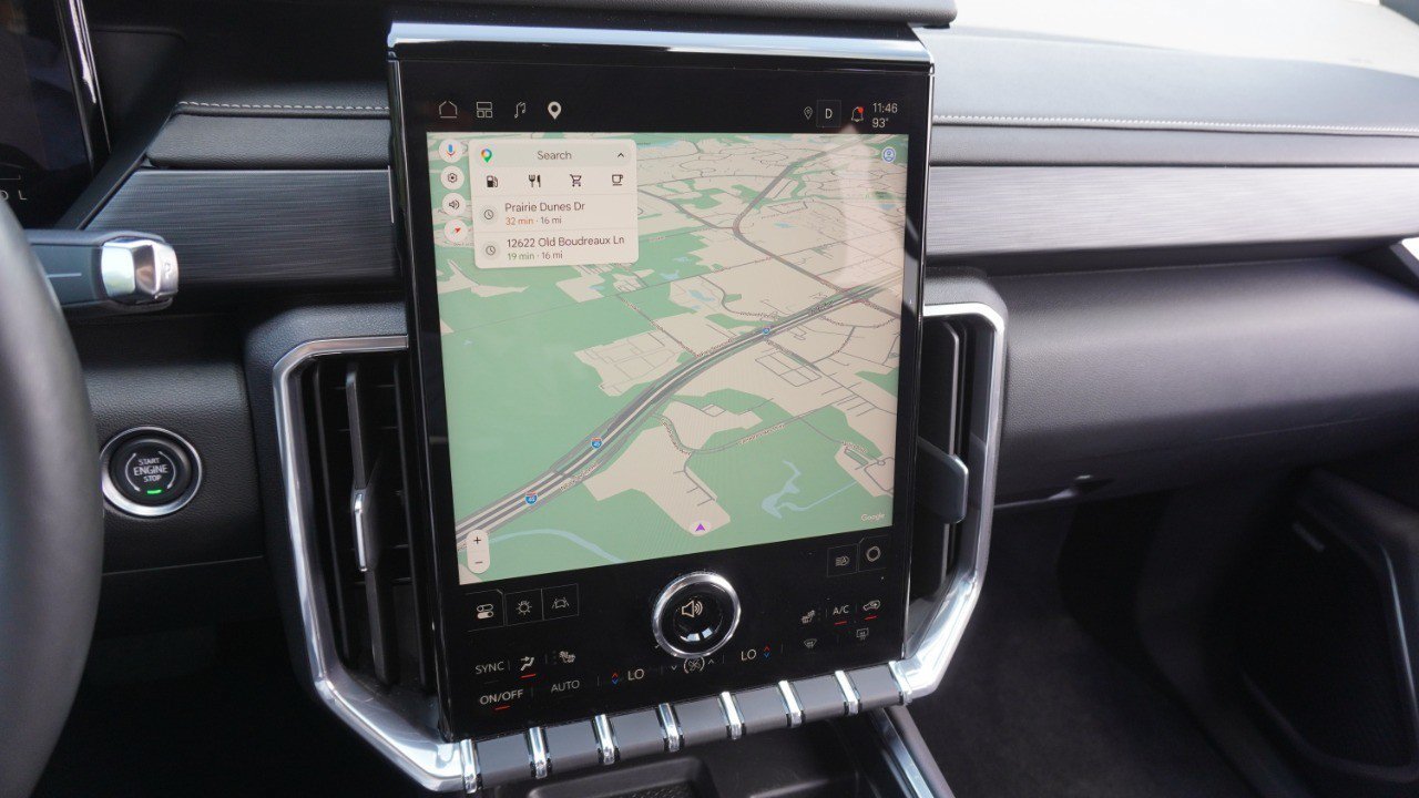 Used 2025 GMC Acadia Elevation w/ Elevation Premium Package FWD image 16