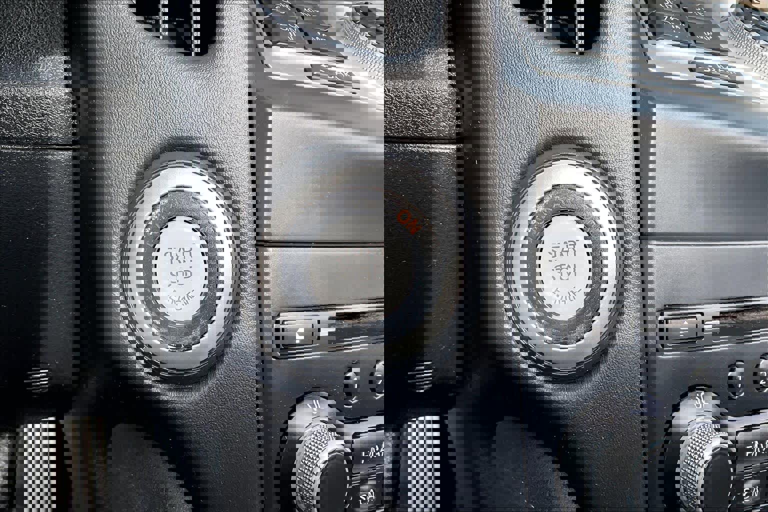 Used 2019 Nissan 370Z Touring Sport image 32