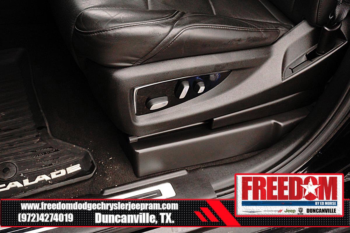 Used 2019 Cadillac Escalade Luxury AWD/4WD image 37