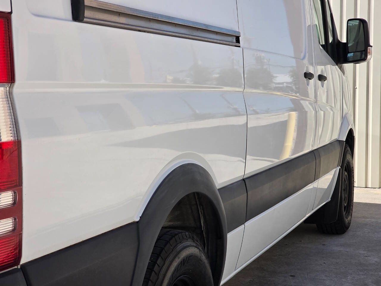 Used 2016 Mercedes-Benz Sprinter 2500 image 31