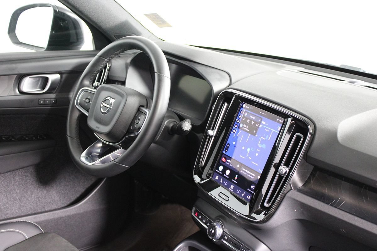 Used 2023 Volvo XC40 Recharge Plus AWD/4WD image 9