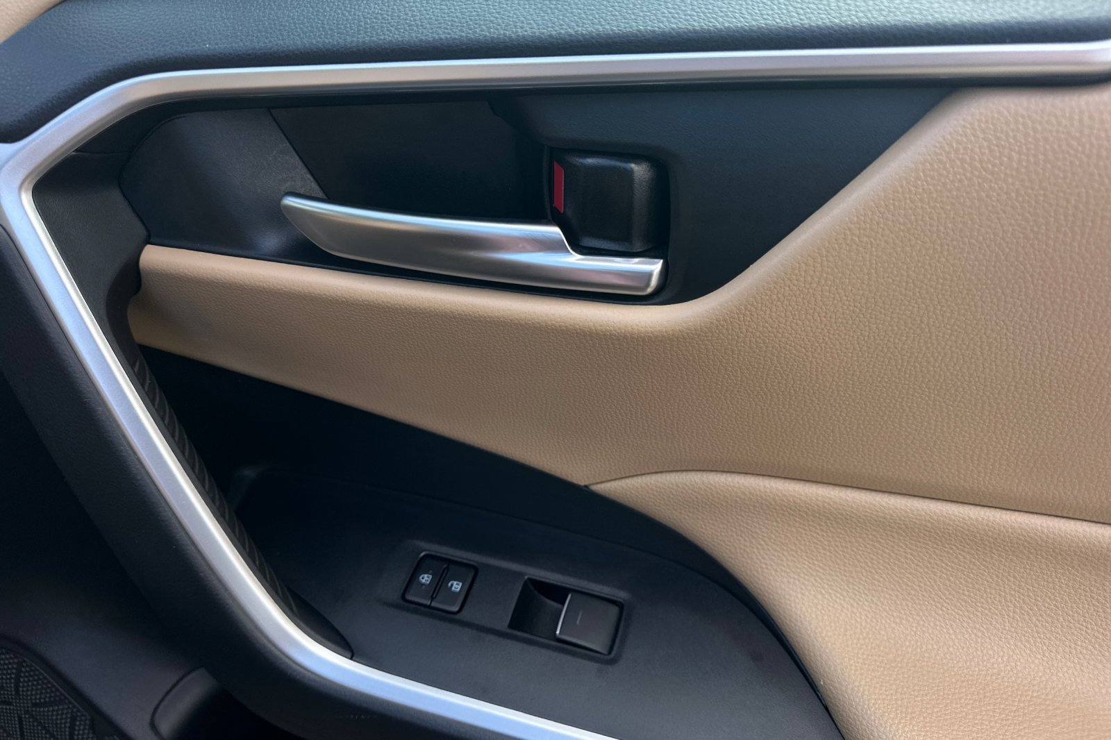 Used 2022 Toyota RAV4 XLE w/ Convenience Package image 22