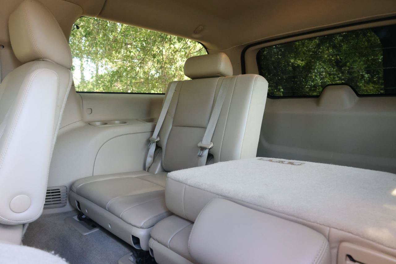 Used 2012 Cadillac Escalade ESV Premium AWD/4WD image 20