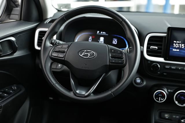 Used 2023 Hyundai Venue Limited image 25