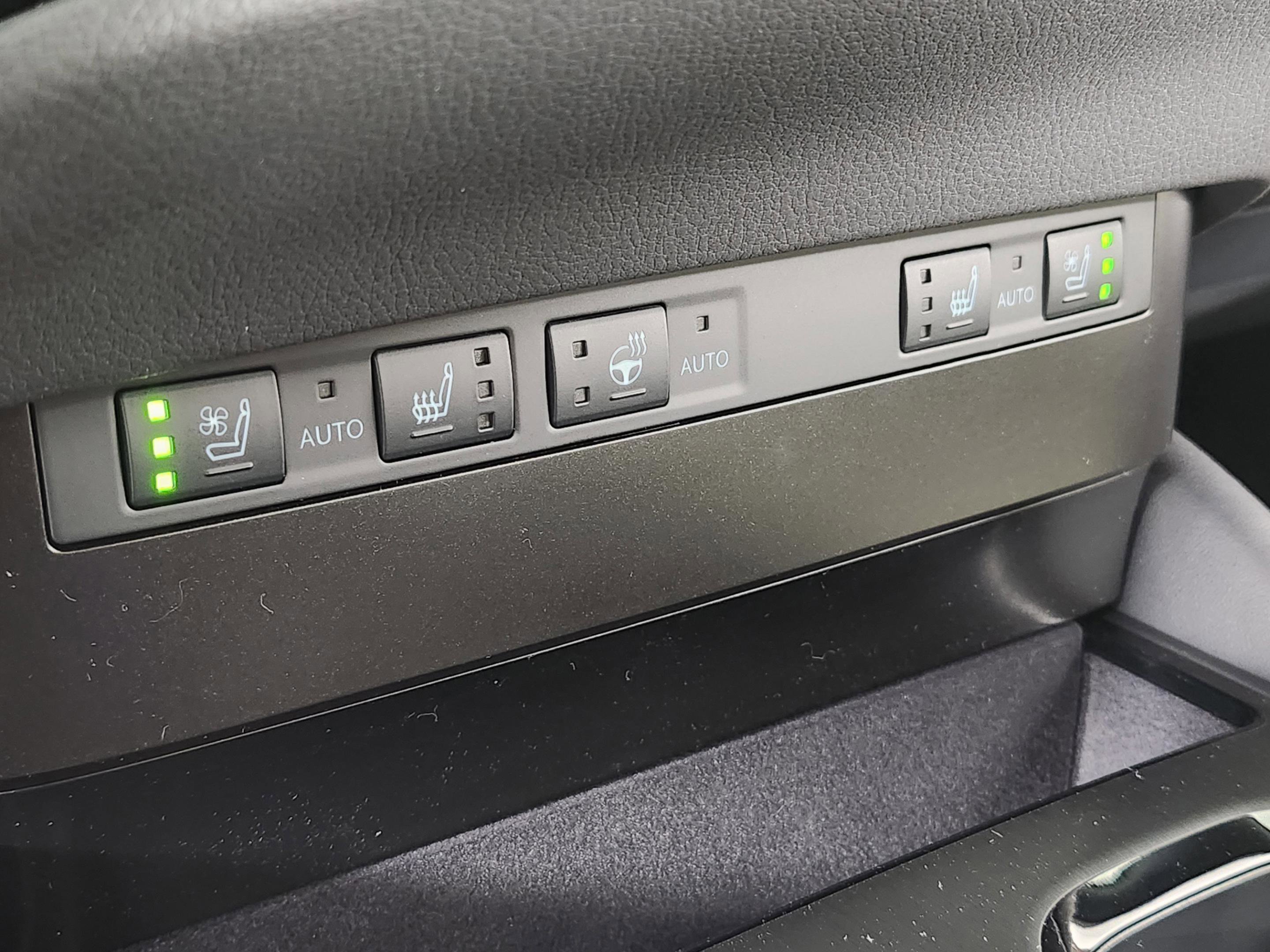 New 2025 Lexus ES 300h w/ Premium Package image 20