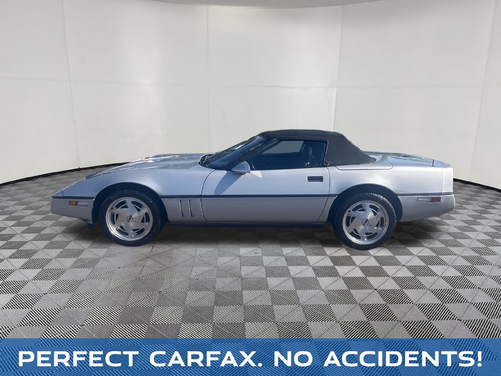 Used 1988 Chevrolet Corvette Convertible RWD image 3