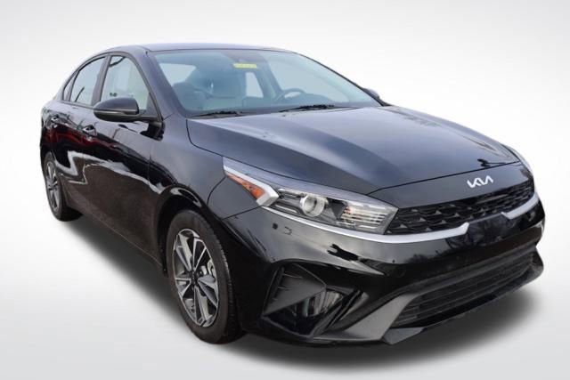 Certified 2023 Kia Forte LXS w/ LXS Technology Package image 2