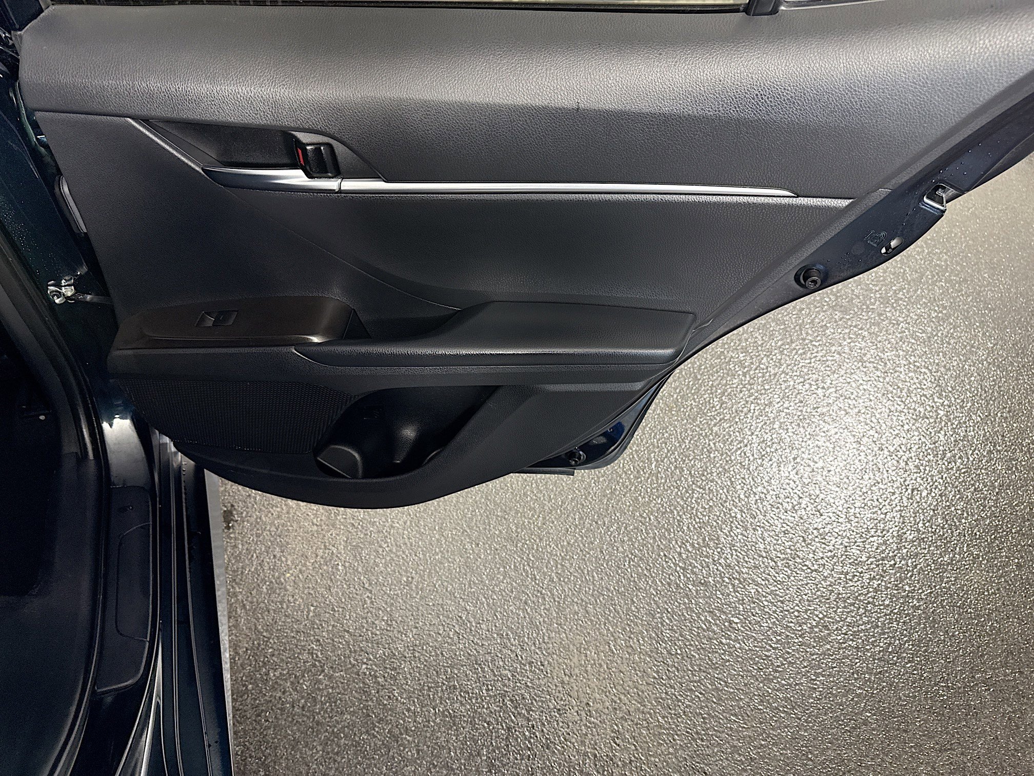 Used 2021 Toyota Camry LE image 27