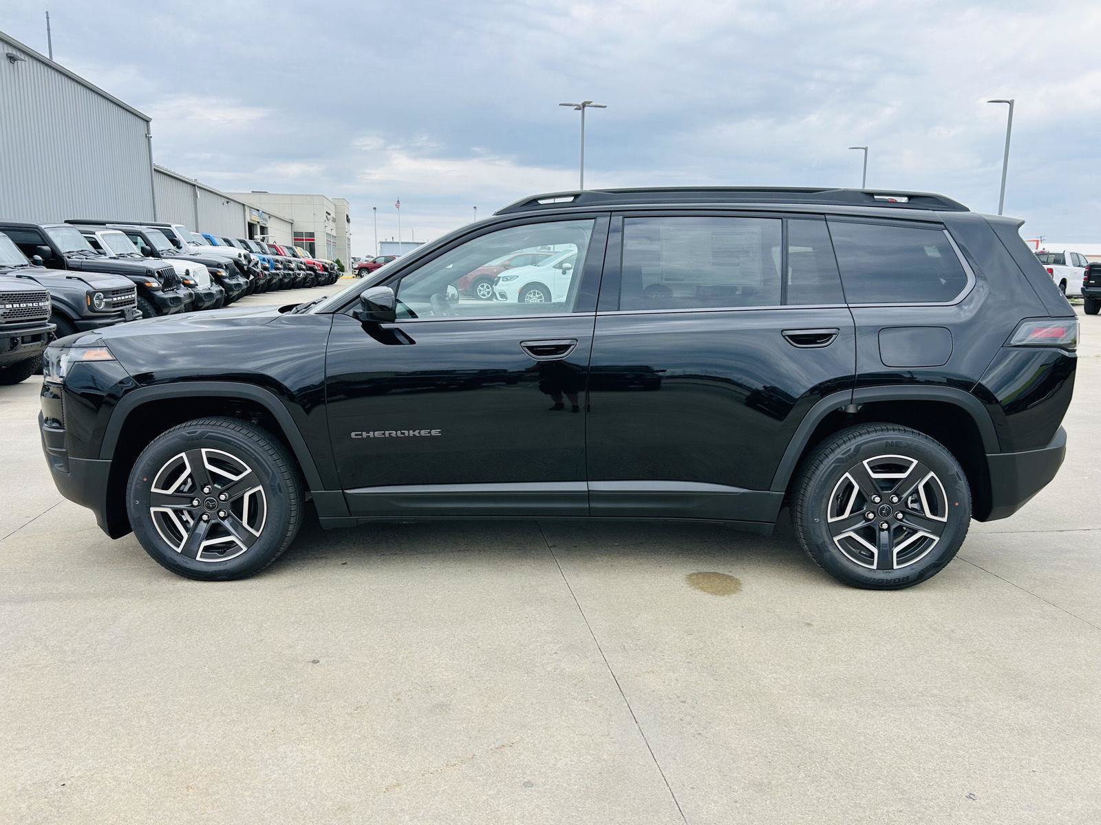 New 2026 Jeep Cherokee Laredo AWD/4WD image 34