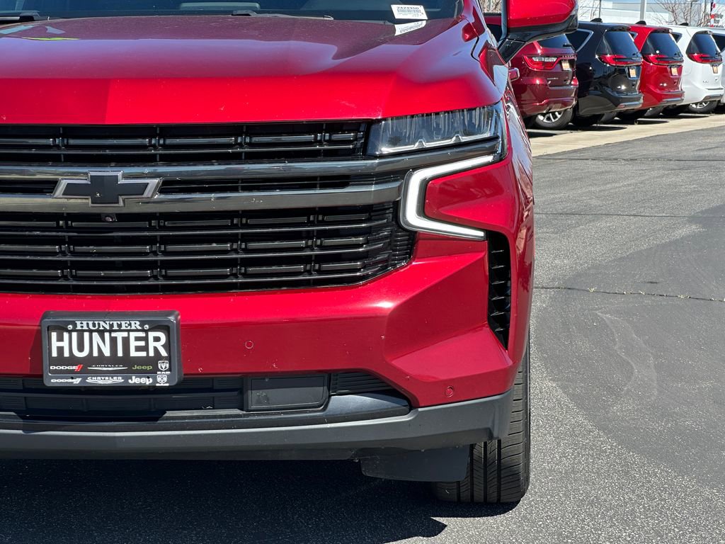 Used 2021 Chevrolet Suburban RST w/ Luxury Package image 13