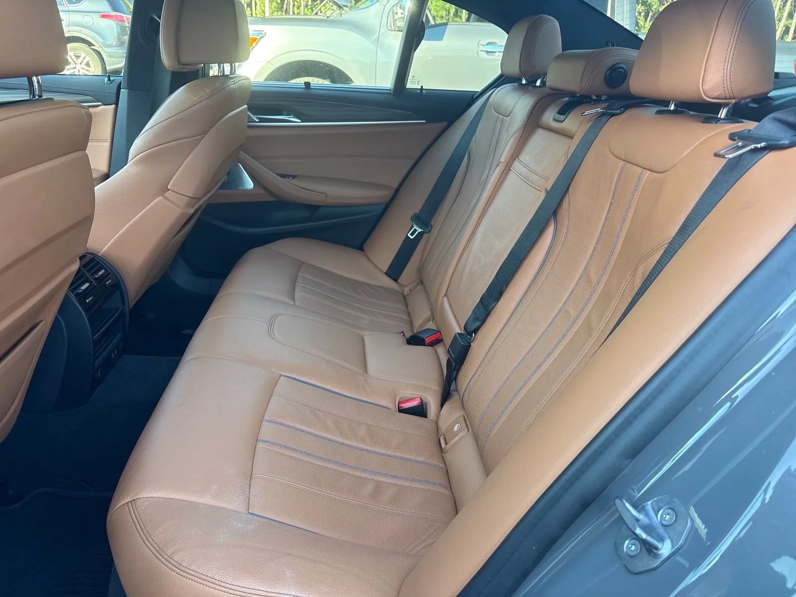 Used 2021 BMW M550i xDrive w/ Executive Package AWD/4WD image 5