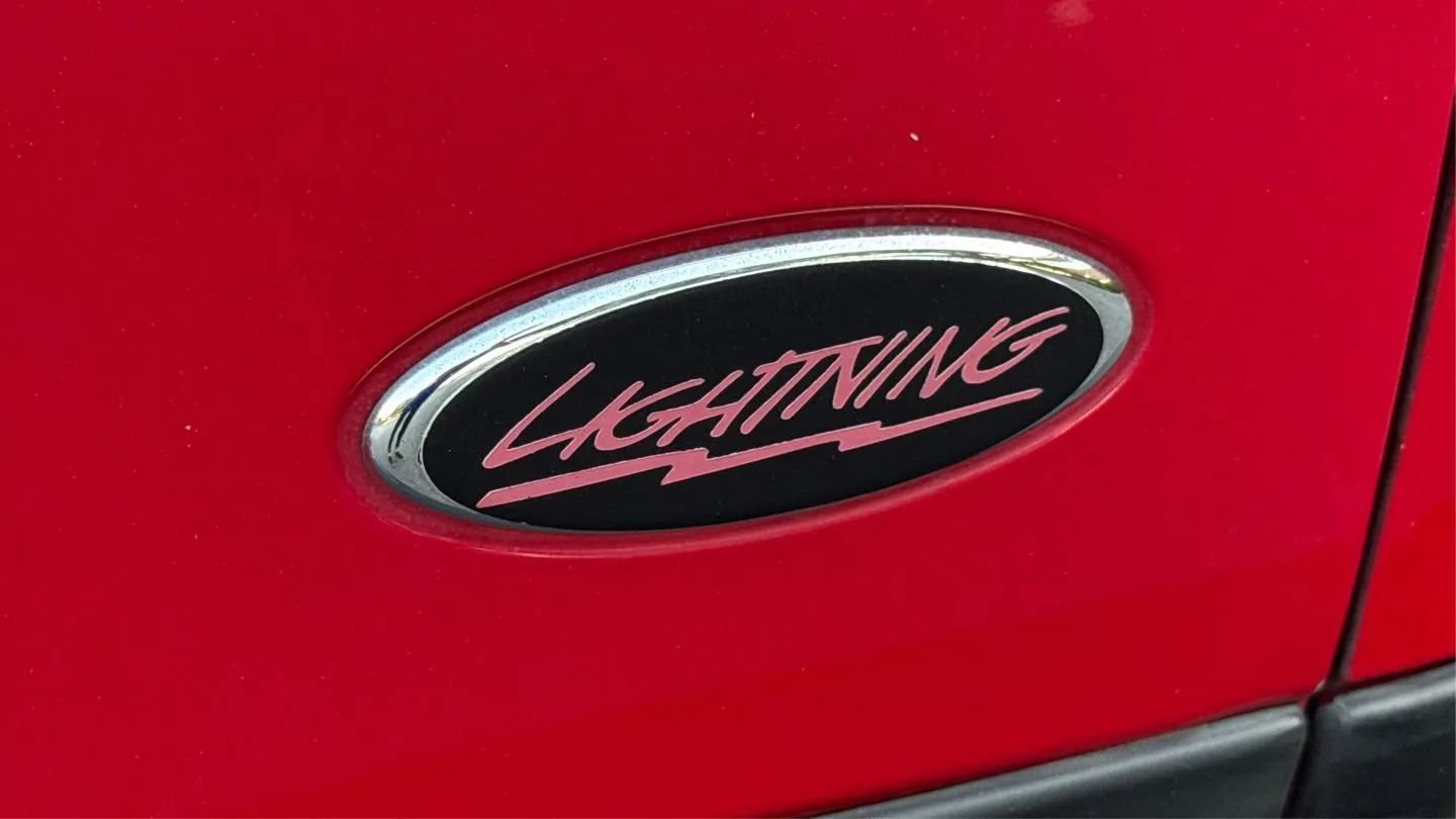 Used 2001 Ford F150 Lightning RWD image 19