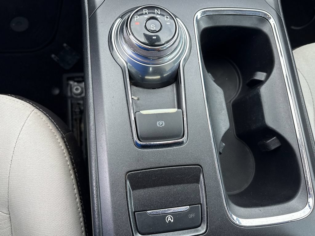 Certified 2019 Ford Fusion SE w/ Equipment Group 151A FWD image 11