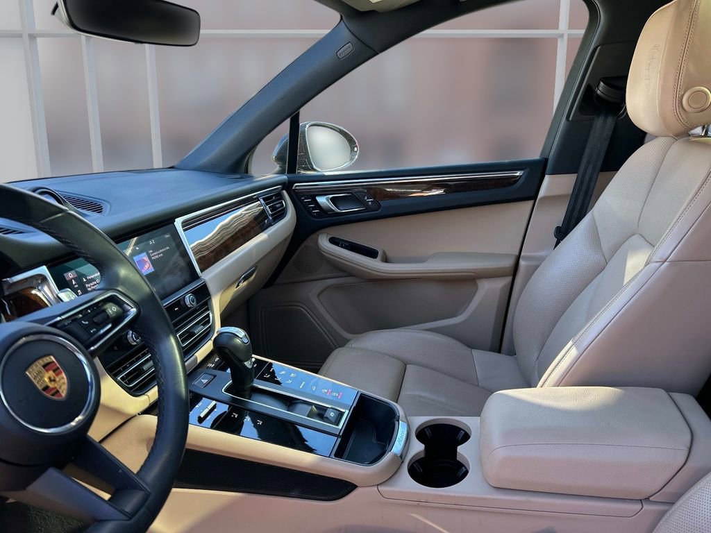 Used 2023 Porsche Macan Turbo image 21