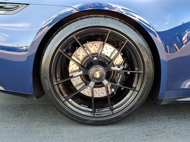 Certified 2025 Porsche 911 Carrera 4 GTS AWD/4WD image 13