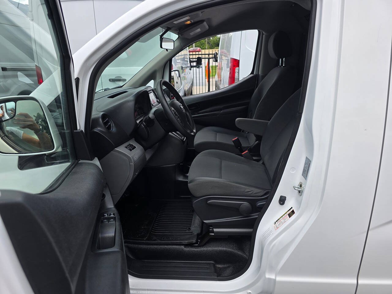 Used 2019 Nissan NV200 SV w/ Back Door Glass Package FWD image 16