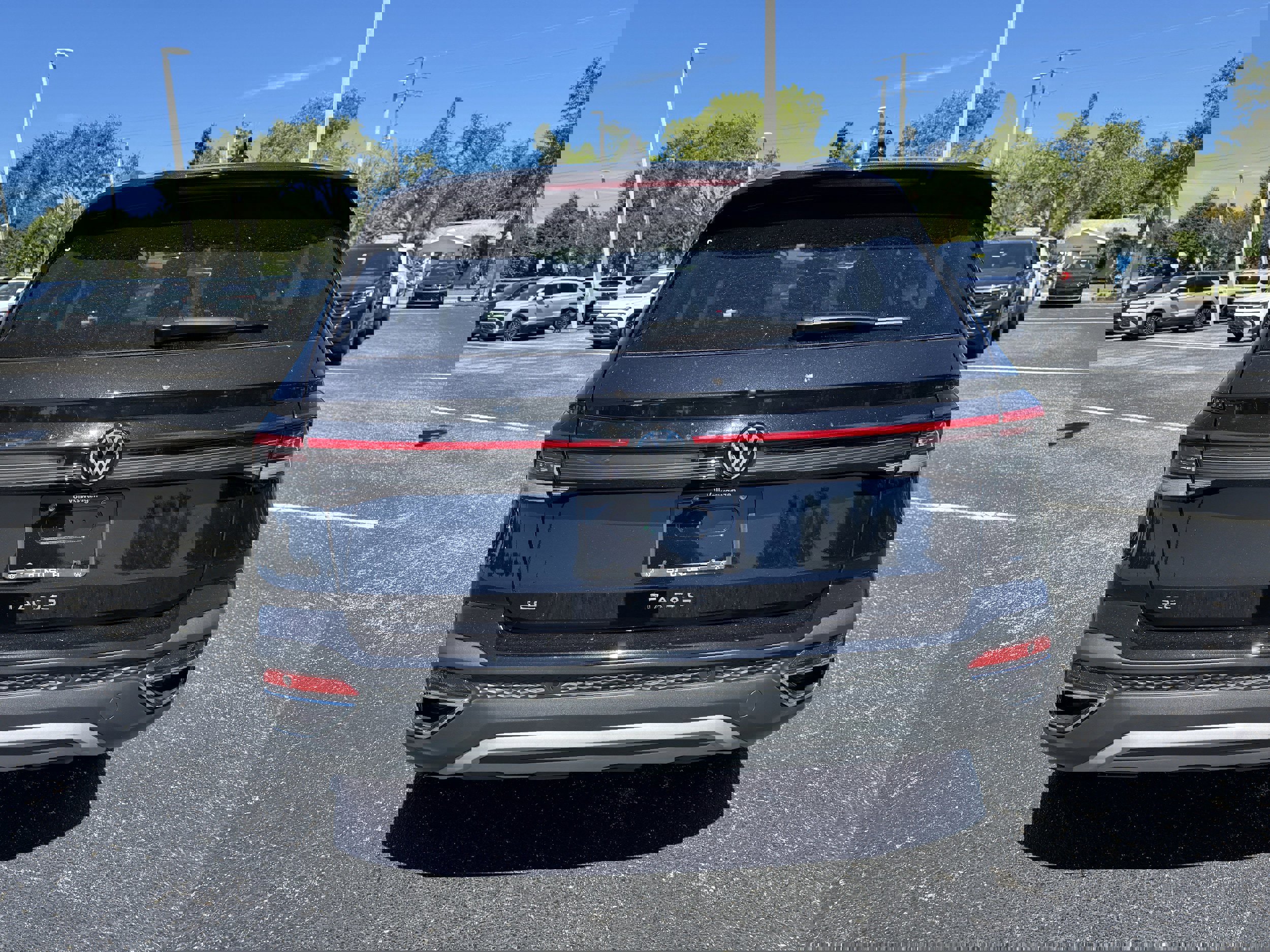 New 2025 Volkswagen Taos SE image 4