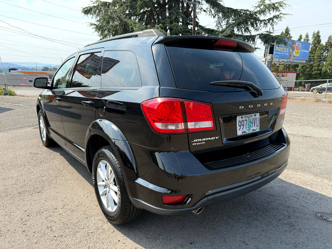 Used 2014 Dodge Journey SXT image 3