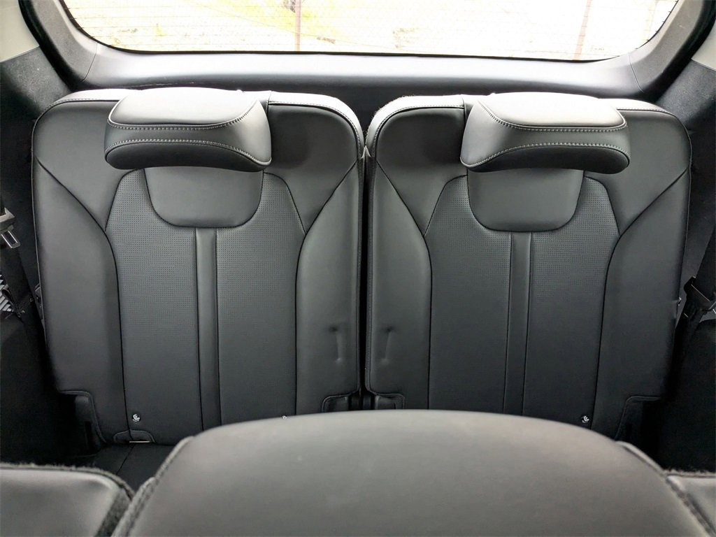 Used 2024 Kia Sorento S image 37