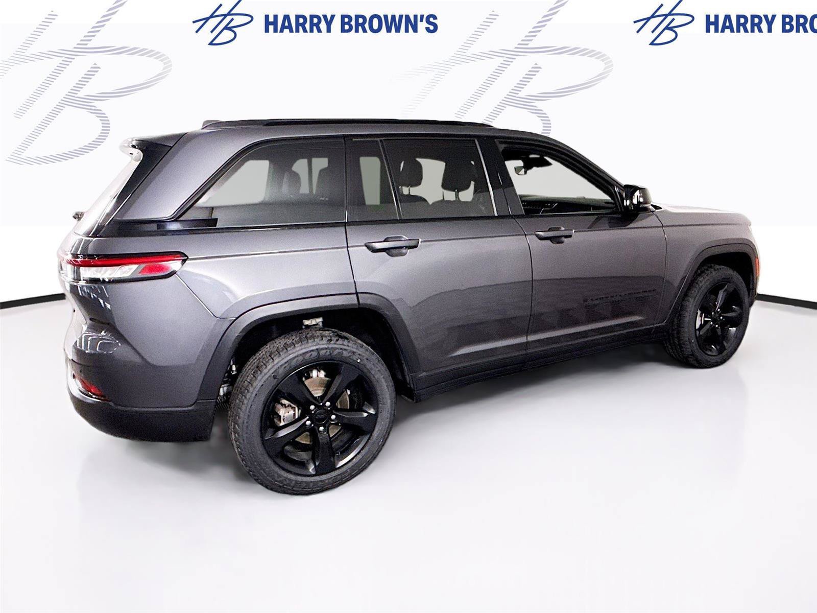 Used 2022 Jeep Grand Cherokee Altitude AWD/4WD image 31