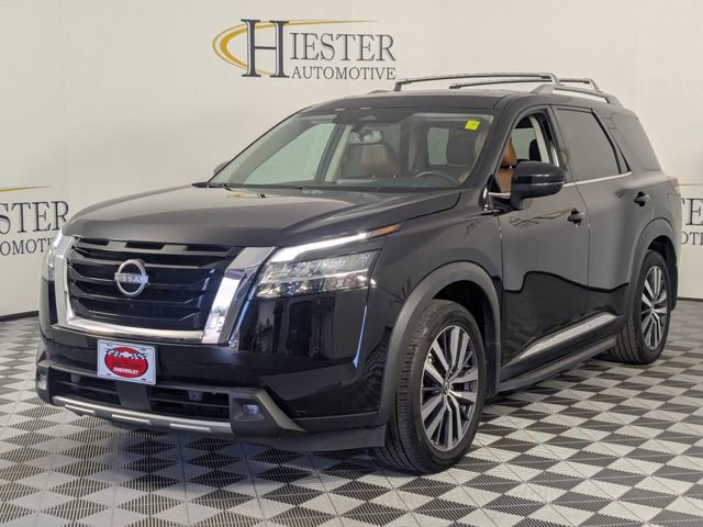 Used 2022 Nissan Pathfinder Platinum w/ Cargo Package image 4