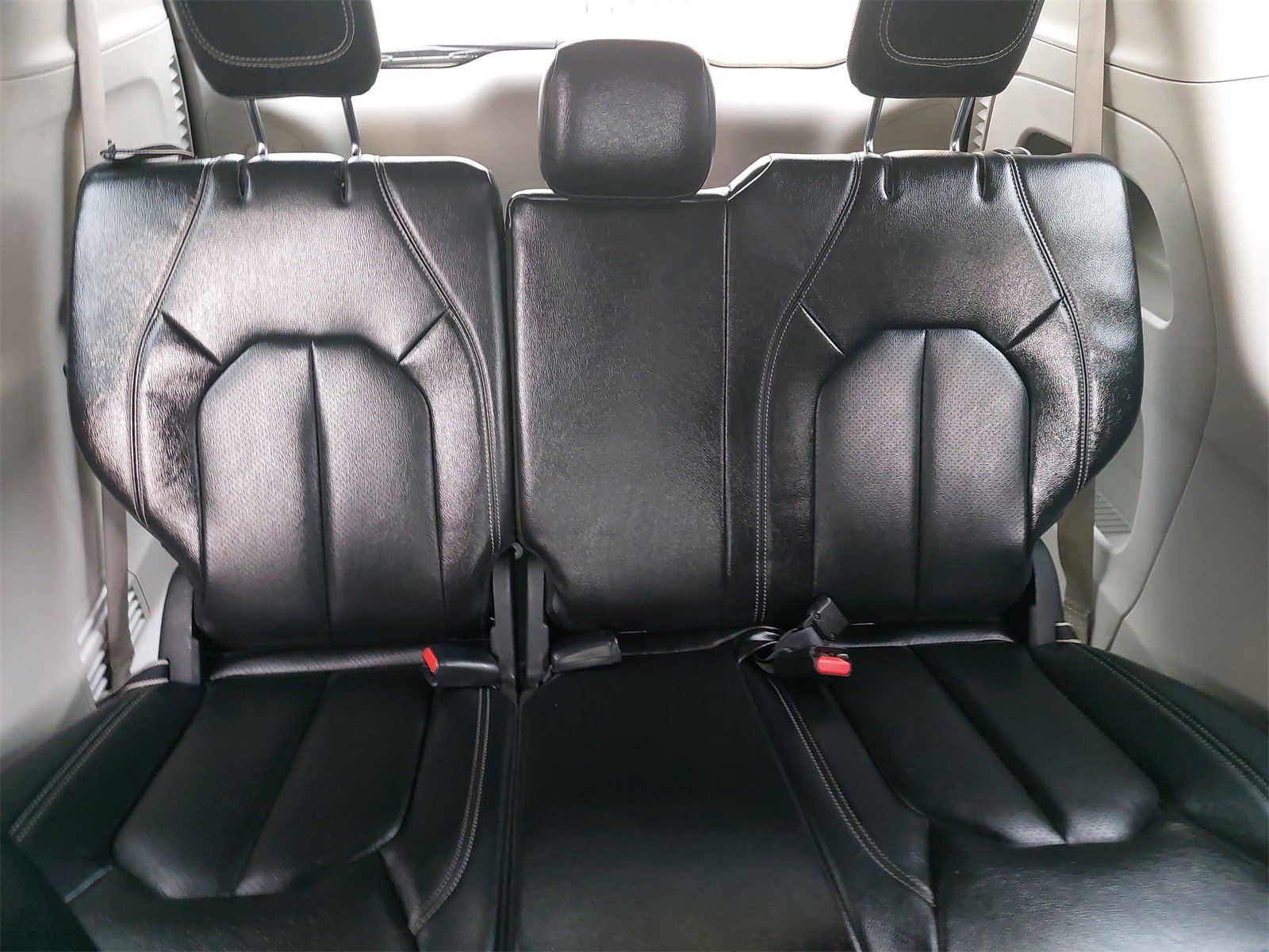 Used 2022 Chrysler Pacifica Touring-L image 12