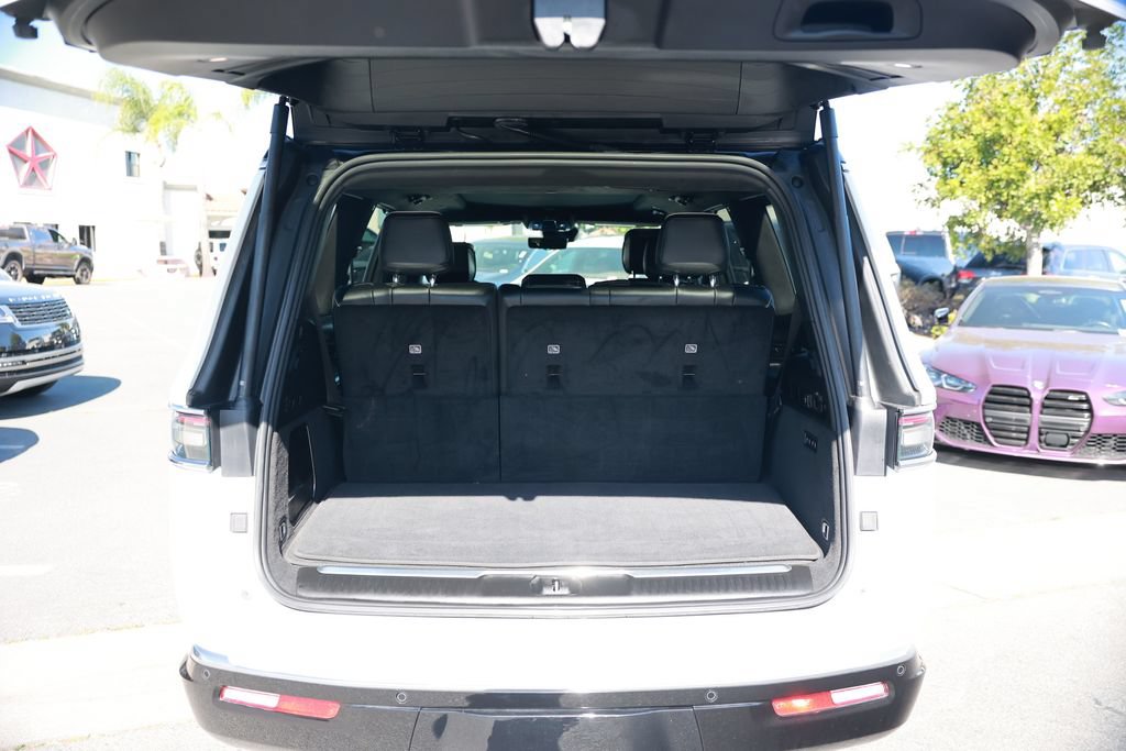 Used 2023 Jeep Grand Wagoneer Series II AWD/4WD image 39
