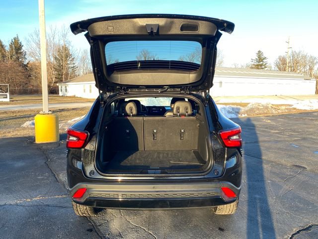 Used 2024 Chevrolet Trax RS w/ Driver Confidence Package image 17