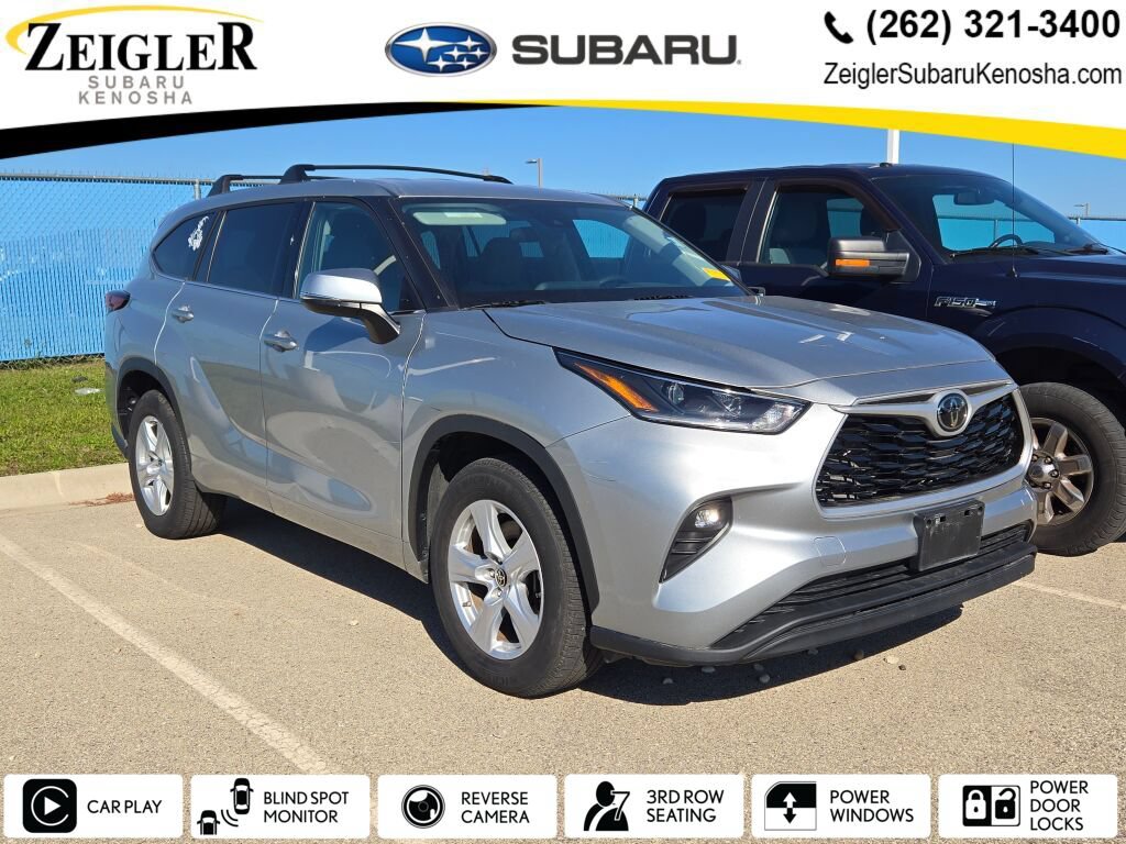 Used 2021 Toyota Highlander LE FWD image 1