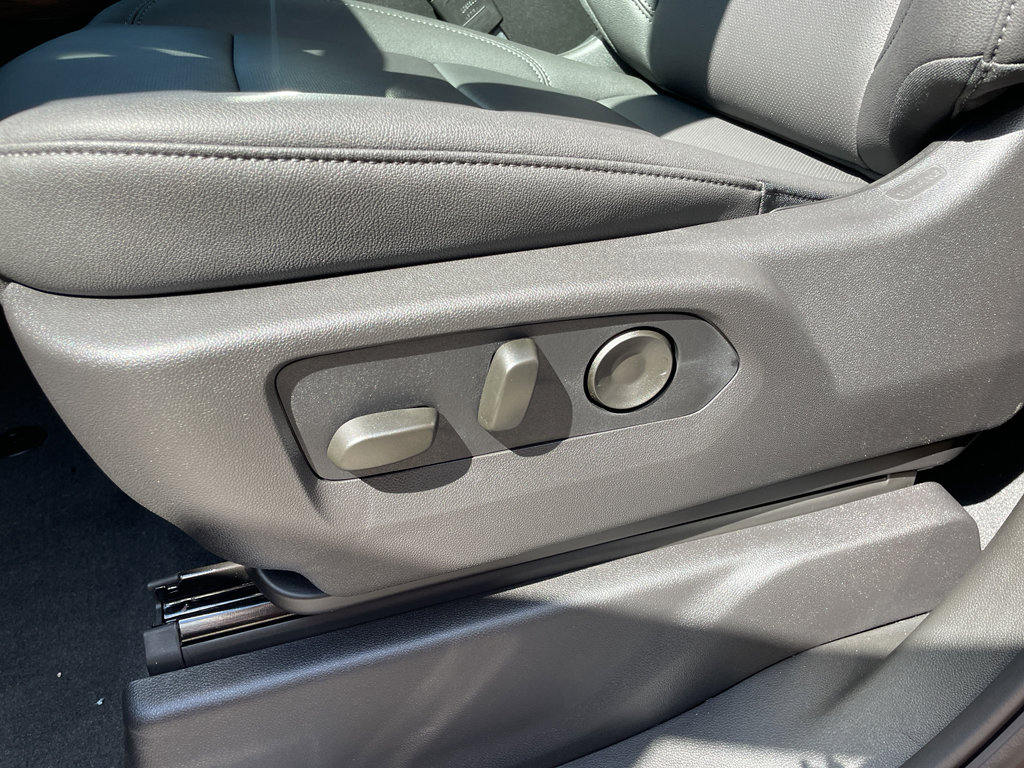 New 2025 GMC Sierra 2500 SLT w/ SLT Convenience Package image 18