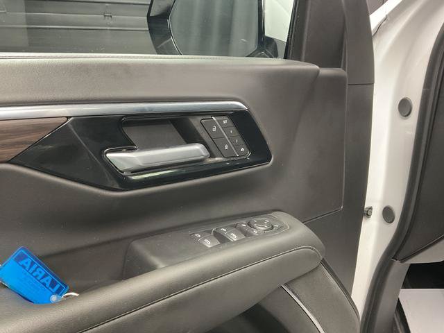 Used 2026 Chevrolet Tahoe Z71 w/ Comfort Package AWD/4WD image 13