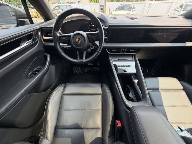 Certified 2024 Porsche Macan 4 Electric AWD/4WD image 6