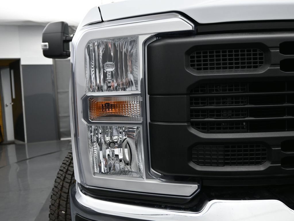 New 2026 Ford F250 XL AWD/4WD image 5