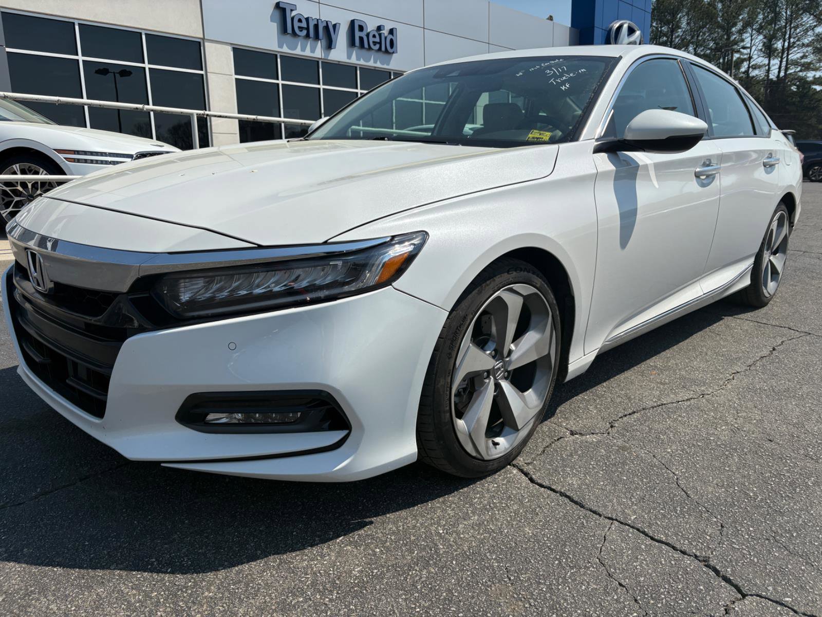Used 2018 Honda Accord Touring image 1