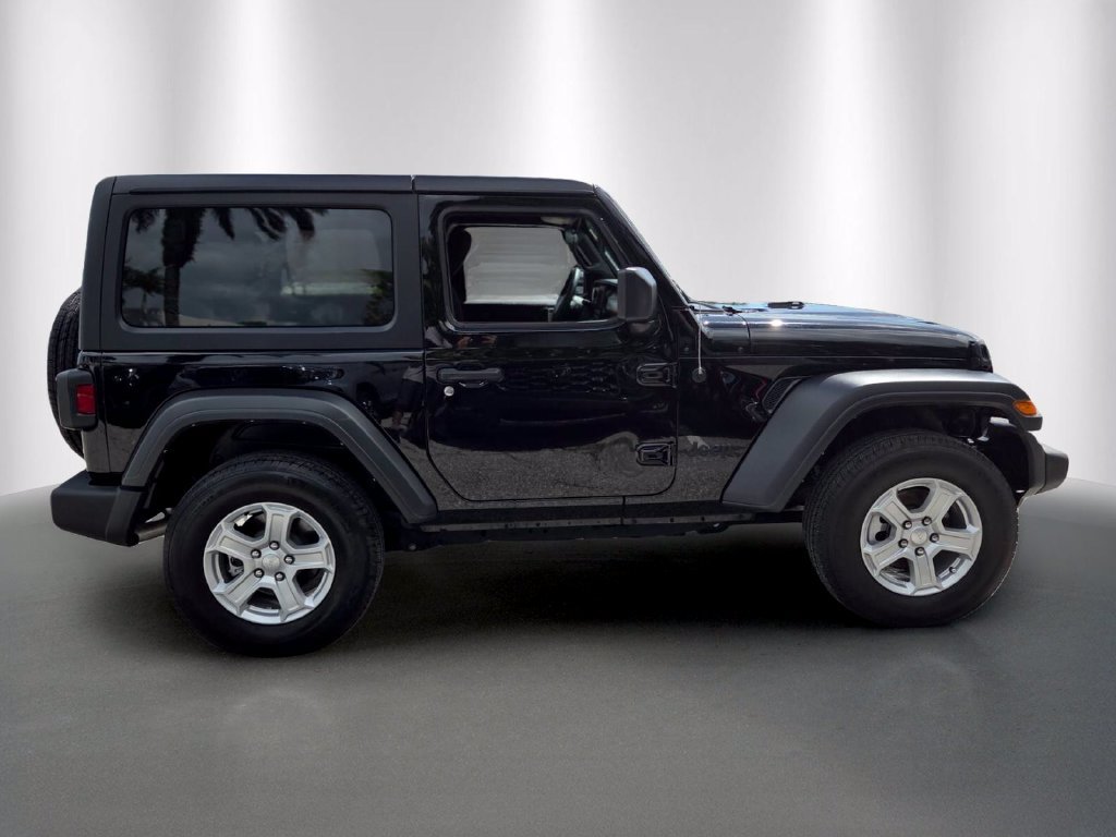 Used 2022 Jeep Wrangler Sport AWD/4WD image 2