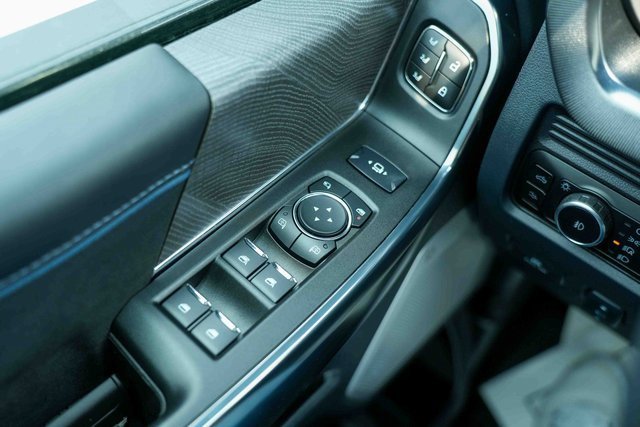 Used 2025 Ford F450 Platinum image 28