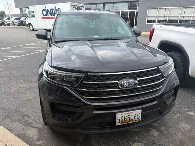 Used 2024 Ford Explorer XLT AWD/4WD image 3