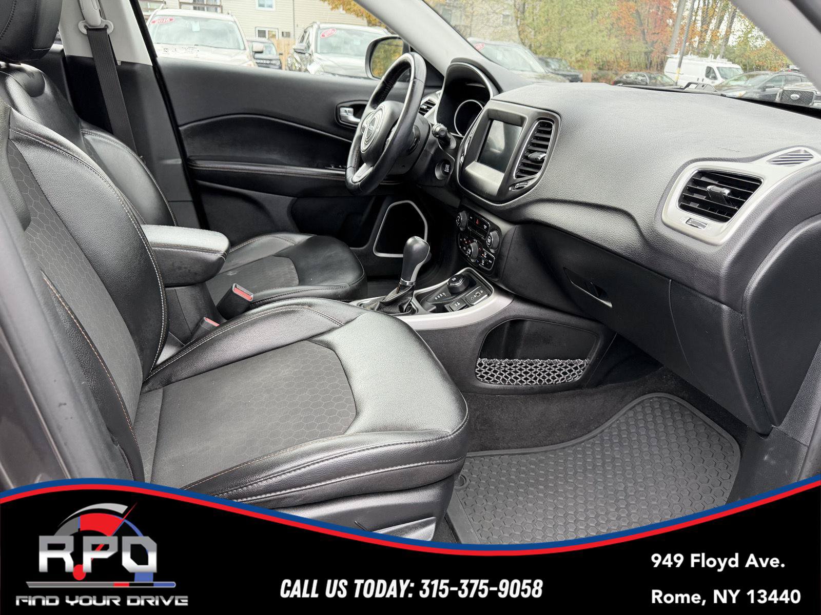Used 2018 Jeep Compass Latitude AWD/4WD image 31