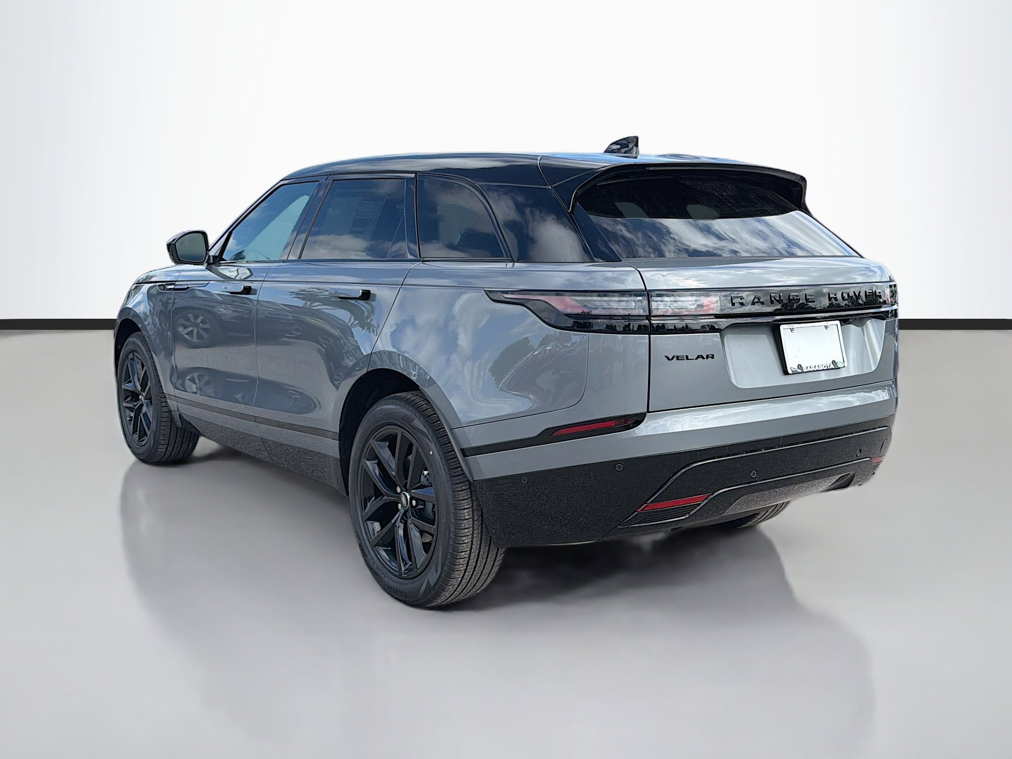 New 2026 Land Rover Range Rover Velar Dynamic SE AWD/4WD image 3