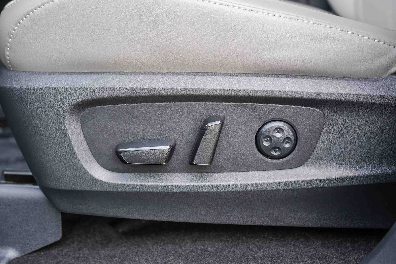 Used 2026 INFINITI QX60 Luxe w/ Cargo Package FWD image 23