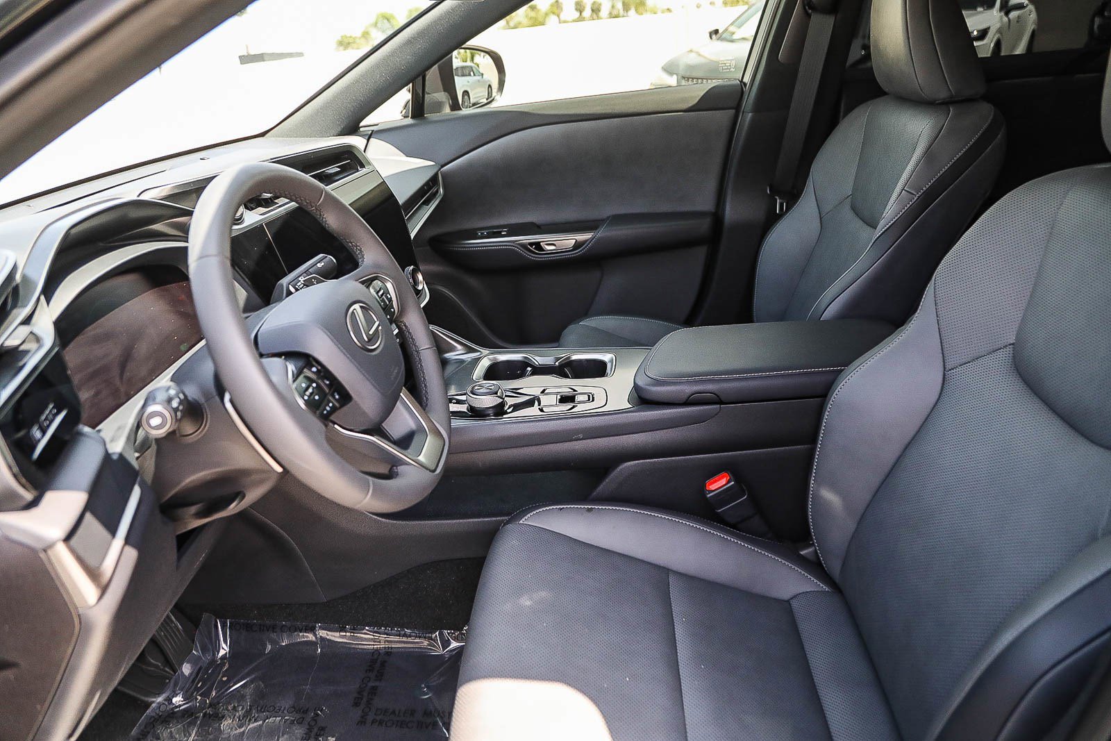 Used 2025 Lexus RZ 300e image 17