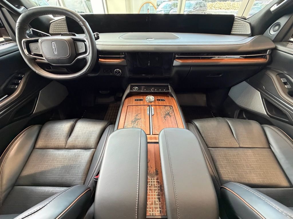New 2025 Lincoln Navigator Black Label AWD/4WD image 23